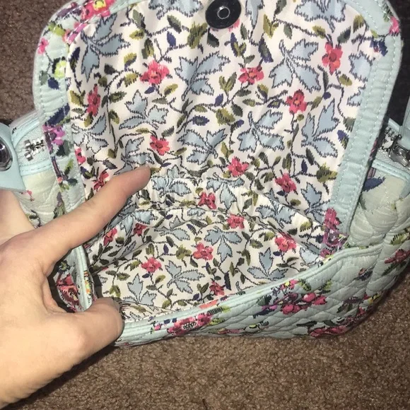 Vera Bradley Water Bouquet pattern crossbody shoulder bag - Picture 9 of 11